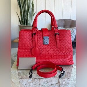 NWOT Bottega Veneta Roma Red Woven Bag AUCTION HOUSE DISPLAY ONLY